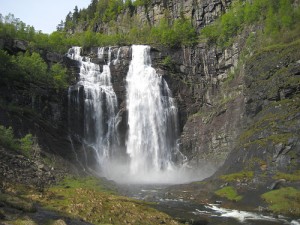 apts denver: waterfall